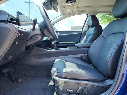 2025 Kia K5 EX