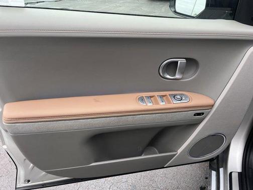 2024 Hyundai IONIQ 5 SE
