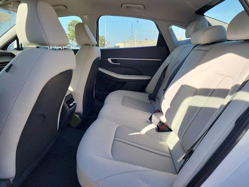 2025 Hyundai SONATA Hybrid SE