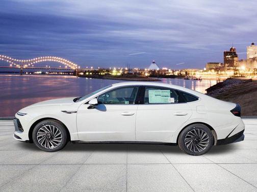 2025 Hyundai SONATA Hybrid SE