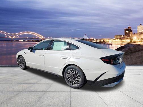 2025 Hyundai SONATA Hybrid SE