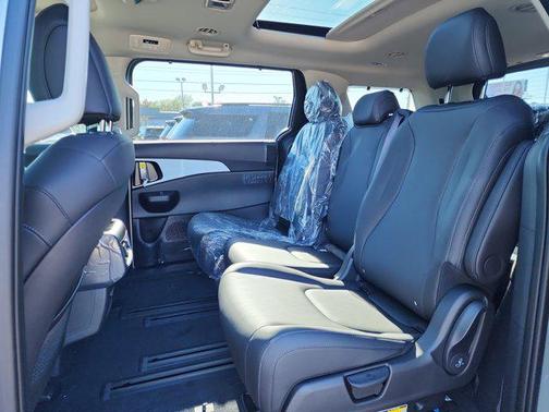 2026 Kia Carnival Hybrid SX