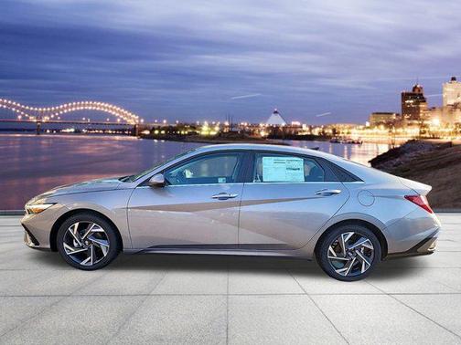 2025 Hyundai ELANTRA SEL