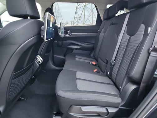 2025 Kia Sorento LX