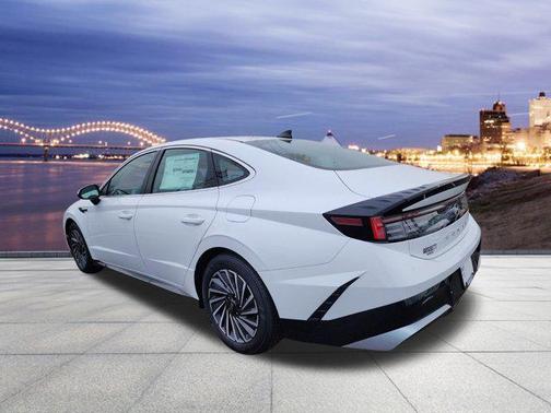 2025 Hyundai SONATA Hybrid SE