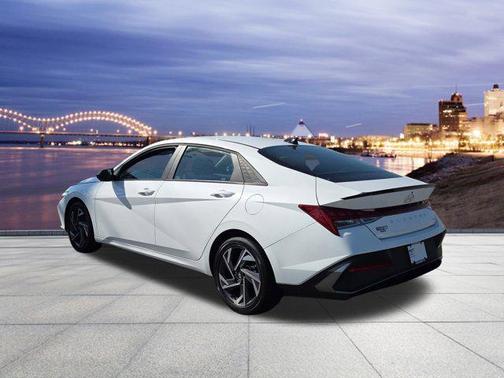 2025 Hyundai ELANTRA HEV SEL Sport