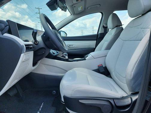 2025 Hyundai TUCSON SE