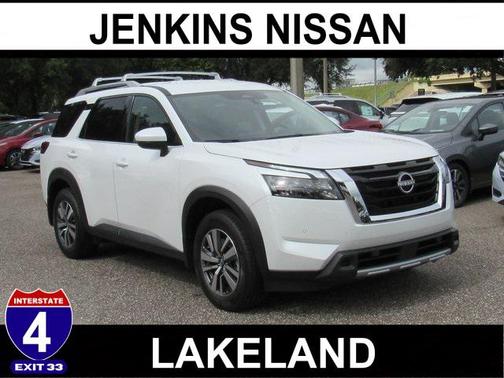 2025 Nissan Pathfinder SL FWD