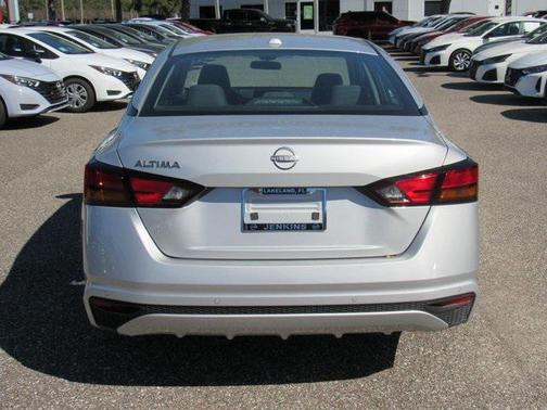 2025 Nissan Altima S FWD