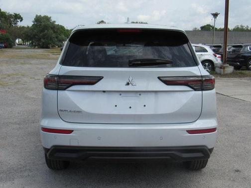2025 Mitsubishi Outlander ES 2.5 2WD