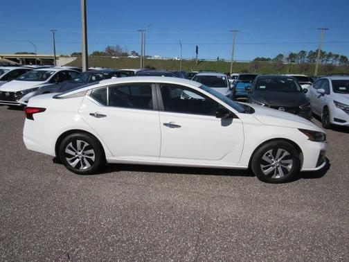 2025 Nissan Altima S FWD