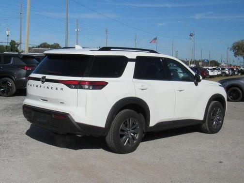 2025 Nissan Pathfinder SV 4WD