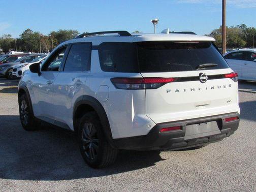 2024 Nissan Pathfinder SV FWD