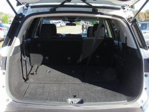 2024 Nissan Pathfinder SV FWD