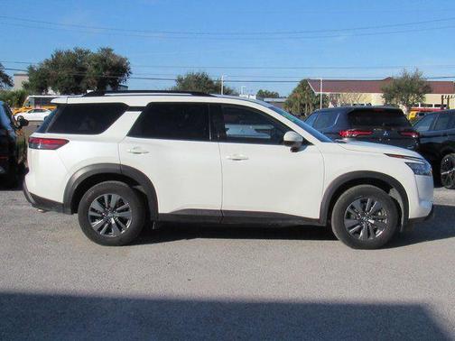 2024 Nissan Pathfinder SV FWD