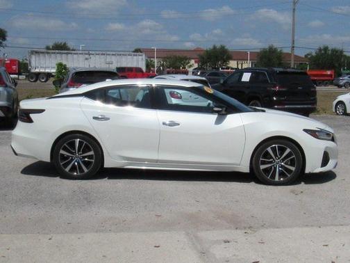 2023 Nissan Maxima SV Xtronic CVT