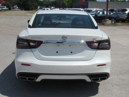 2023 Nissan Maxima SV Xtronic CVT