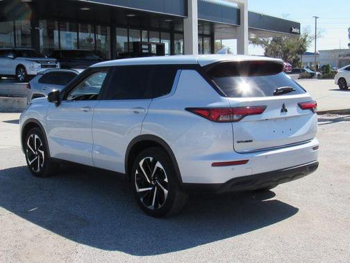 2022 Mitsubishi Outlander ES 2.5 2WD