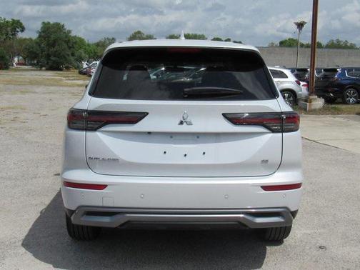 2025 Mitsubishi Outlander SE 2.5 2WD