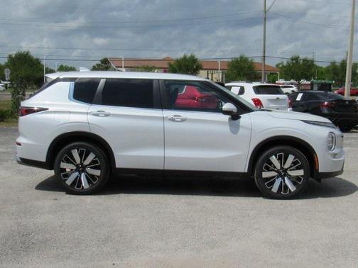 2025 Mitsubishi Outlander SE 2.5 2WD