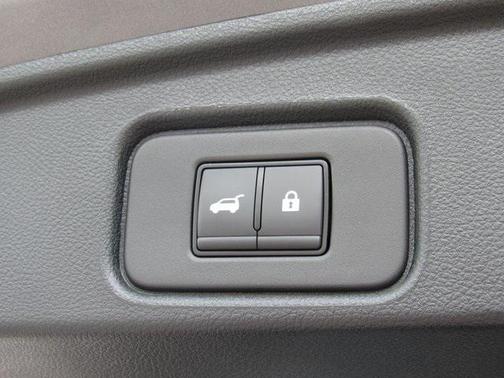 2025 Nissan Pathfinder SV FWD