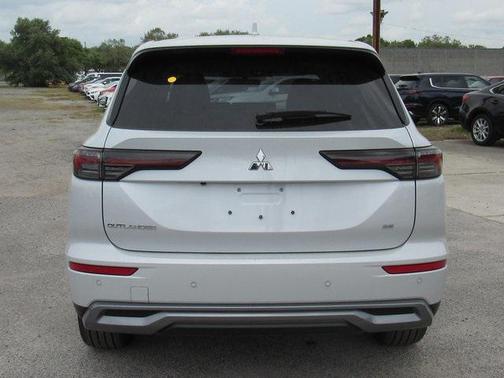 2025 Mitsubishi Outlander SE 2.5 2WD