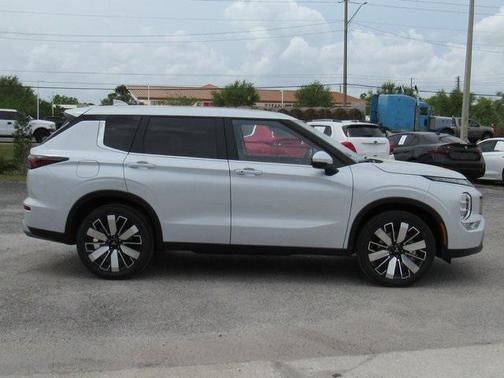 2025 Mitsubishi Outlander SE 2.5 2WD