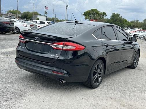 2018 Ford Fusion Hybrid SE
