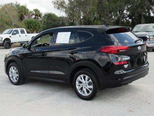 2021 Hyundai TUCSON SE