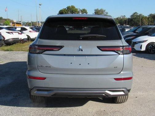 2025 Mitsubishi Outlander SE 2.5 2WD