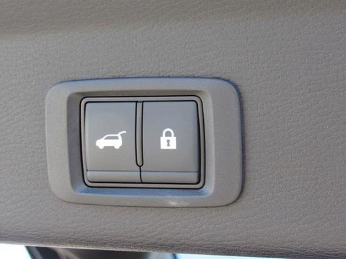 Labrador Black Pearl 2024 Mitsubishi Outlander SE 2.5 2WD