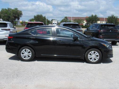 Super Black 2023 Nissan Versa 1.6 S