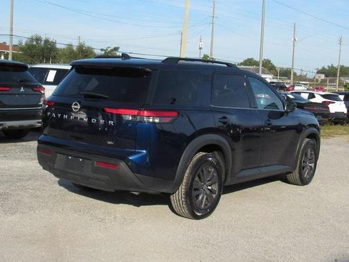 2024 Nissan Pathfinder SV FWD