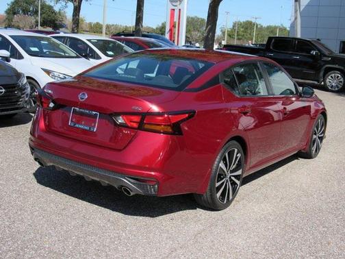 2020 Nissan Altima SR FWD