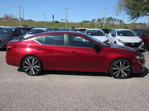 2020 Nissan Altima SR FWD