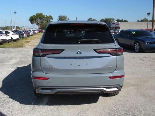 2025 Mitsubishi Outlander SE 2.5 2WD