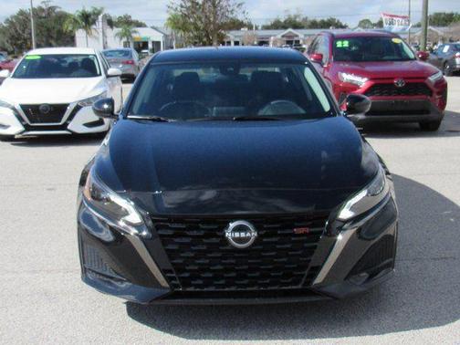 2025 Nissan Altima SR FWD