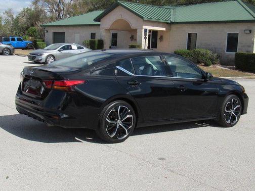 2025 Nissan Altima SR FWD