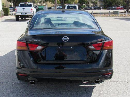 2025 Nissan Altima SR FWD