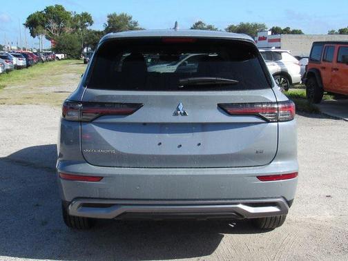 2025 Mitsubishi Outlander SE 2.5 2WD