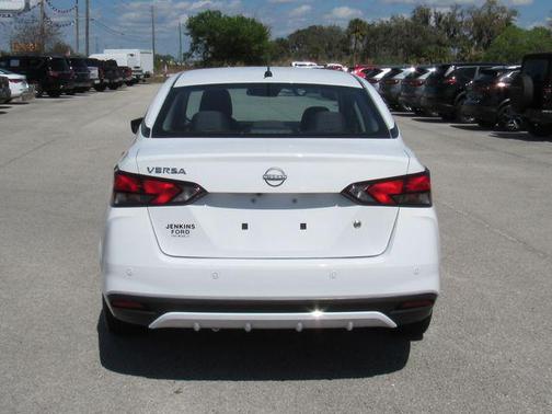 2023 Nissan Versa 1.6 S