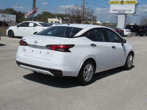 2023 Nissan Versa 1.6 S