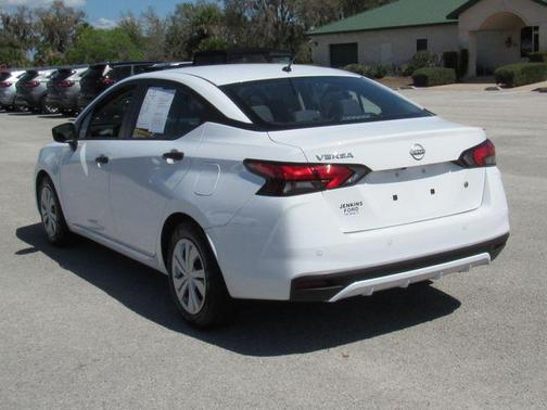 2023 Nissan Versa 1.6 S