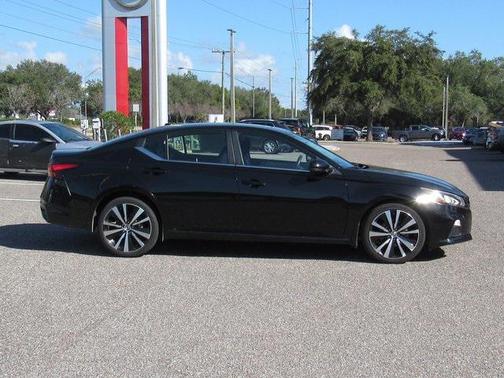 2021 Nissan Altima SR Intelligent AWD