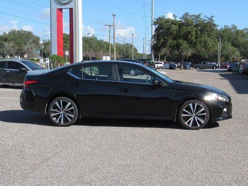 2021 Nissan Altima SR Intelligent AWD