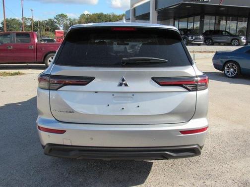 2026 Mitsubishi Outlander ES 1.5T 2WD