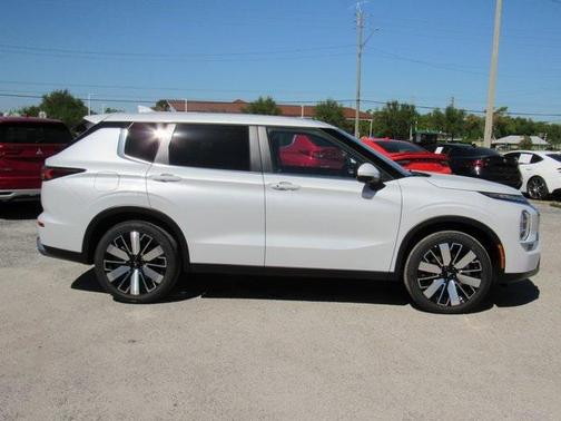 2025 Mitsubishi Outlander SE 2.5 2WD