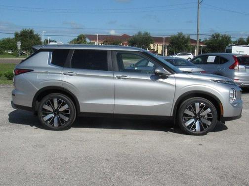 2025 Mitsubishi Outlander SE 2.5 2WD