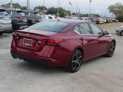 2025 Nissan Altima SR FWD