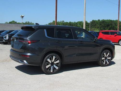 Graphite Gray 2026 Mitsubishi Outlander SE 1.5T 2WD